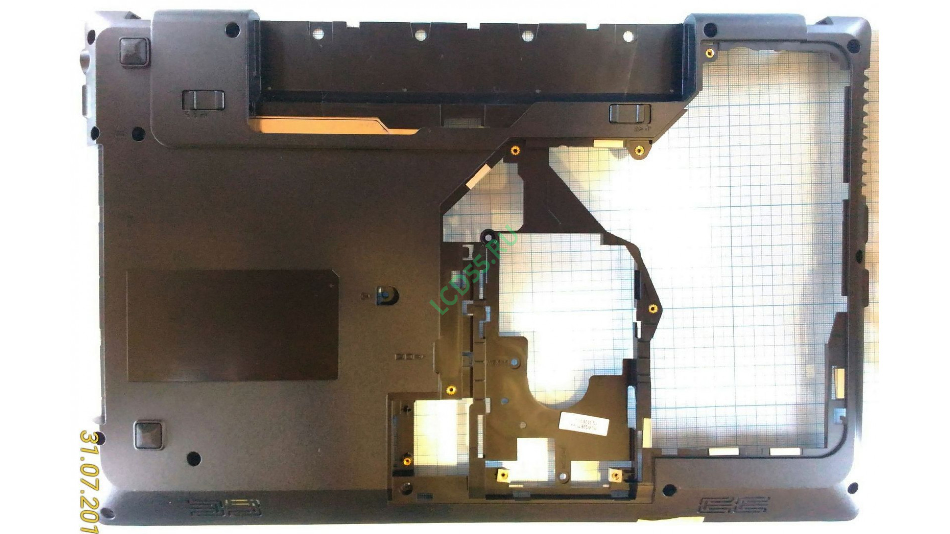 Нижняя часть корпуса ноутбука Lenovo G570 (вариант с HDMI)