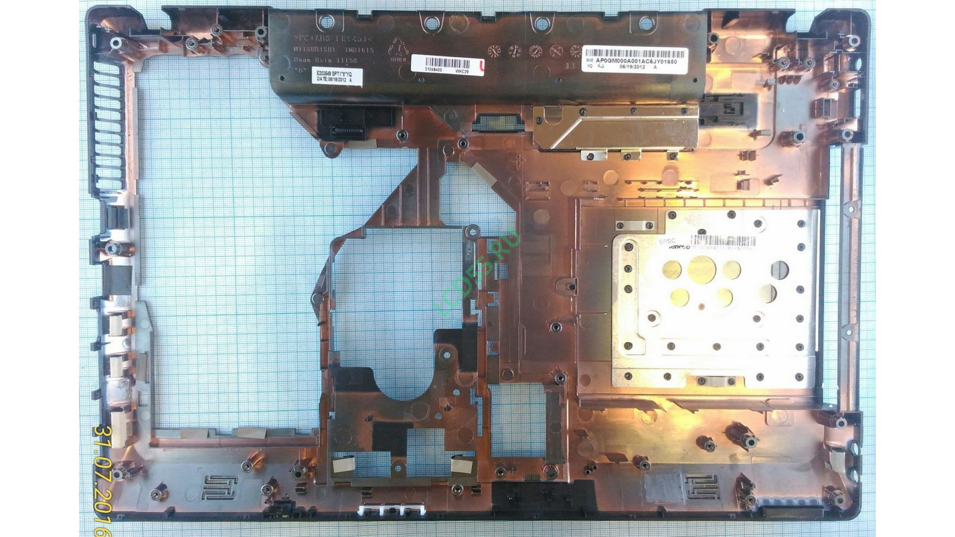 Нижняя часть корпуса ноутбука Lenovo G570 (вариант с HDMI)